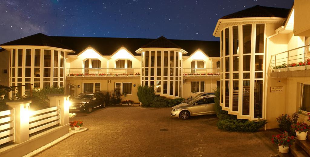 Villa Brussels Deva Buitenkant foto